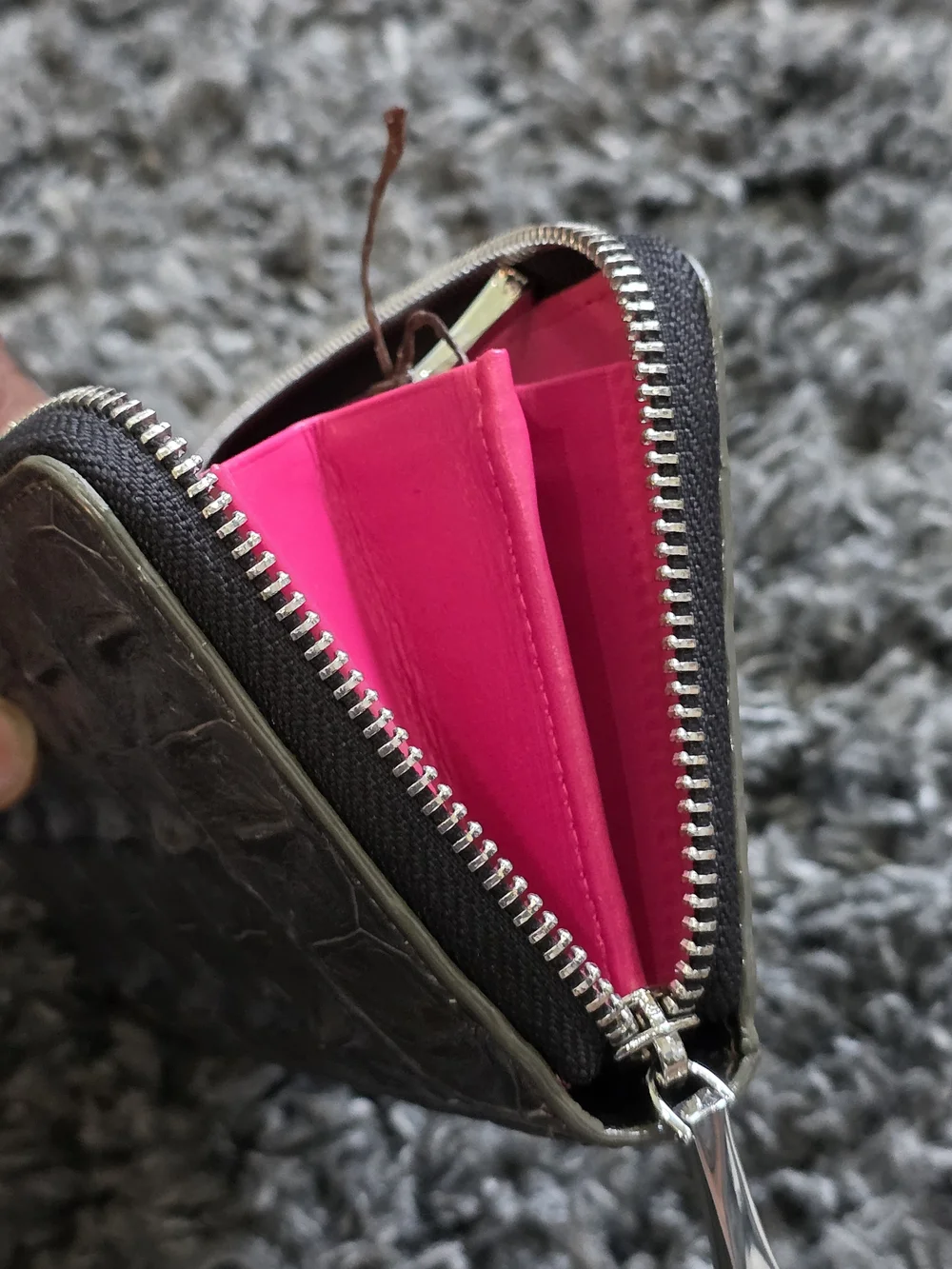 SRIRACHA Textured Croc-Embossed Zip Wallet - Gray